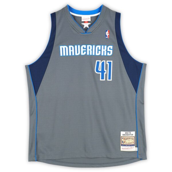 Dirk Nowitzki Dallas Mavericks Autographed Mitchell & Ness Blue 2010-2011 Swingman Jersey - Image 2