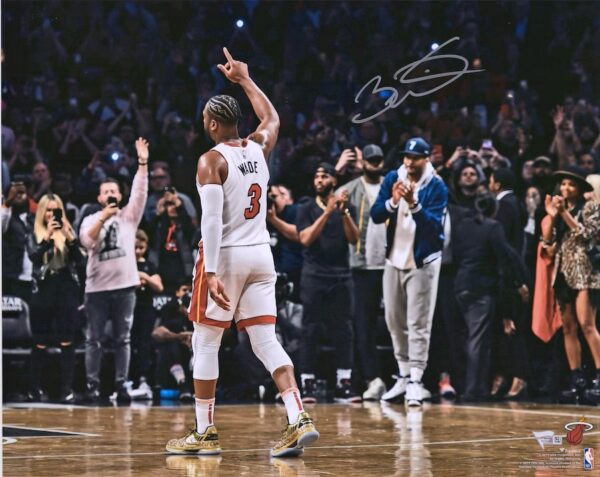 Dwyane Wade Miami Heat Autographed 16" x 20" Final Game Photograph