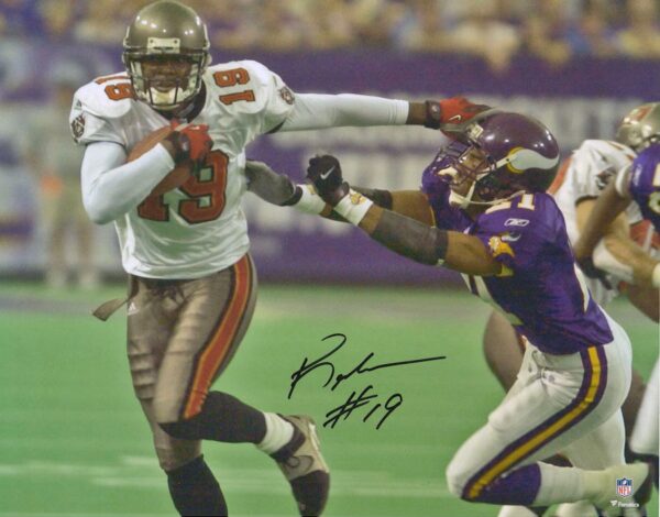 Keyshawn Johnson Tampa Bay Buccaneers Autographed 16" x 20" Running Photograph